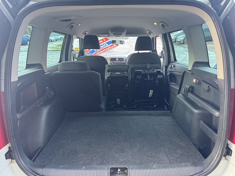 Skoda 2.0 TDI SE Outdoor 5dr Diesel DSG 4WD Euro 5 (140 ps)