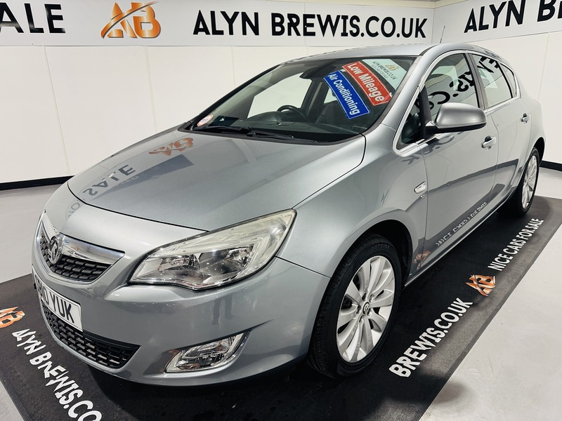 Vauxhall 1.6 16v SE Hatchback 5dr Petrol Manual Euro 5 (115 ps)