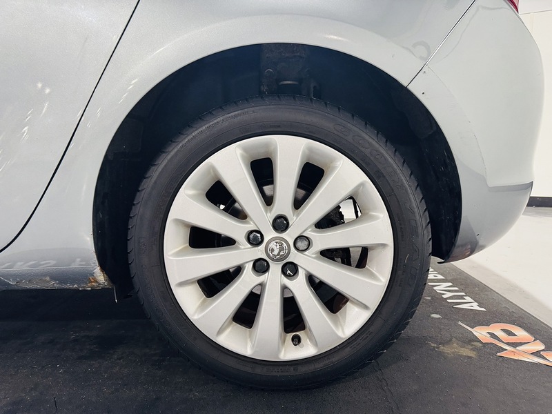 Vauxhall 1.6 16v SE Hatchback 5dr Petrol Manual Euro 5 (115 ps)