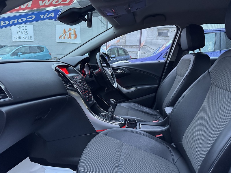 Vauxhall 1.6 16v SE Hatchback 5dr Petrol Manual Euro 5 (115 ps)