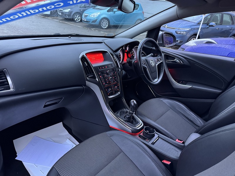 Vauxhall 1.6 16v SE Hatchback 5dr Petrol Manual Euro 5 (115 ps)