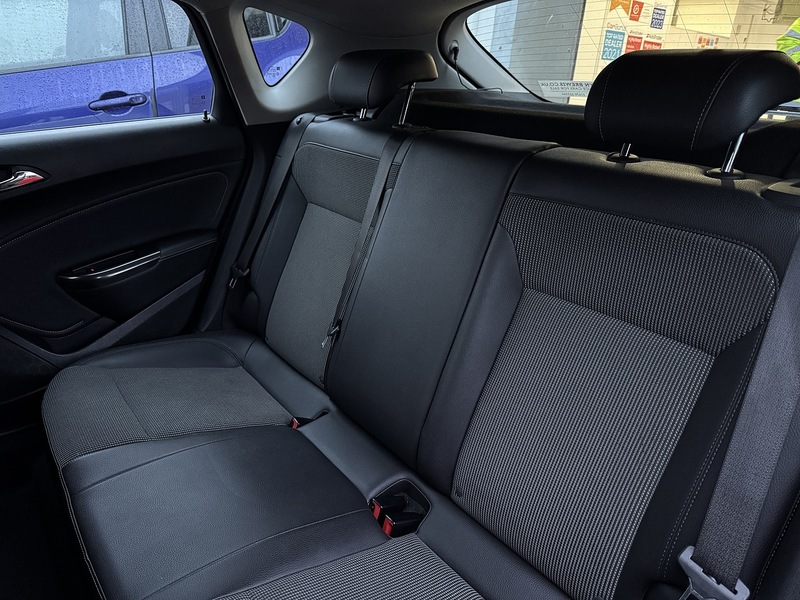 Vauxhall 1.6 16v SE Hatchback 5dr Petrol Manual Euro 5 (115 ps)