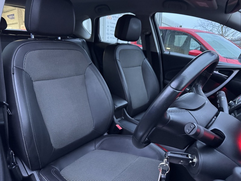 Vauxhall 1.6 16v SE Hatchback 5dr Petrol Manual Euro 5 (115 ps)