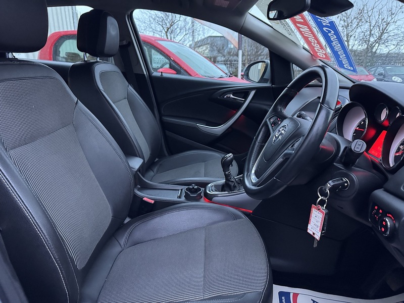 Vauxhall 1.6 16v SE Hatchback 5dr Petrol Manual Euro 5 (115 ps)