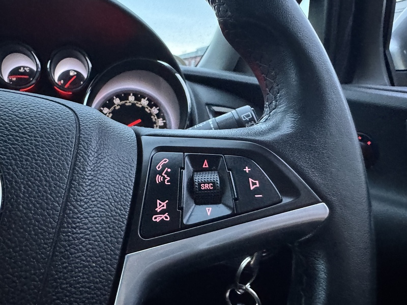 Vauxhall 1.6 16v SE Hatchback 5dr Petrol Manual Euro 5 (115 ps)