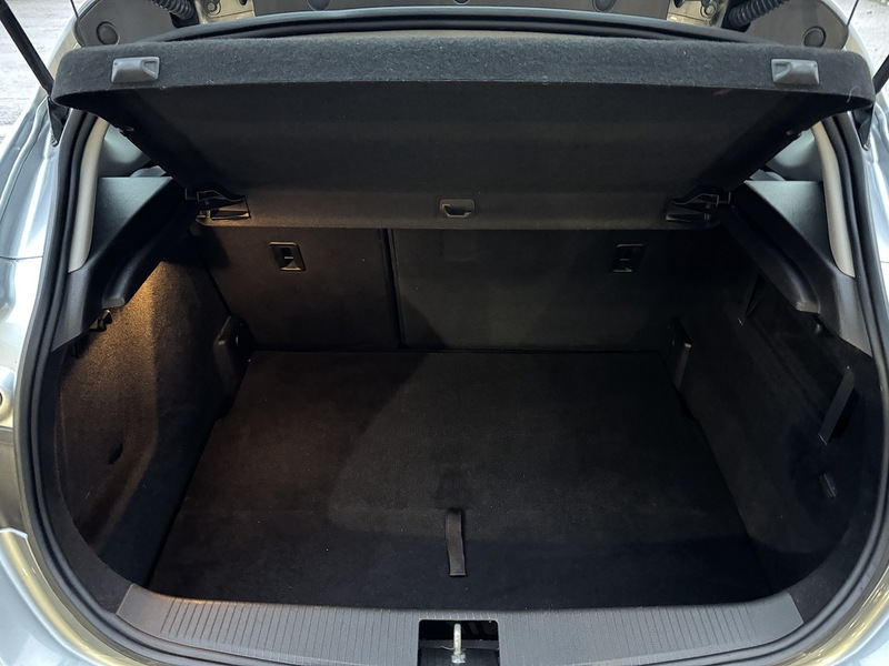 Vauxhall 1.6 16v SE Hatchback 5dr Petrol Manual Euro 5 (115 ps)