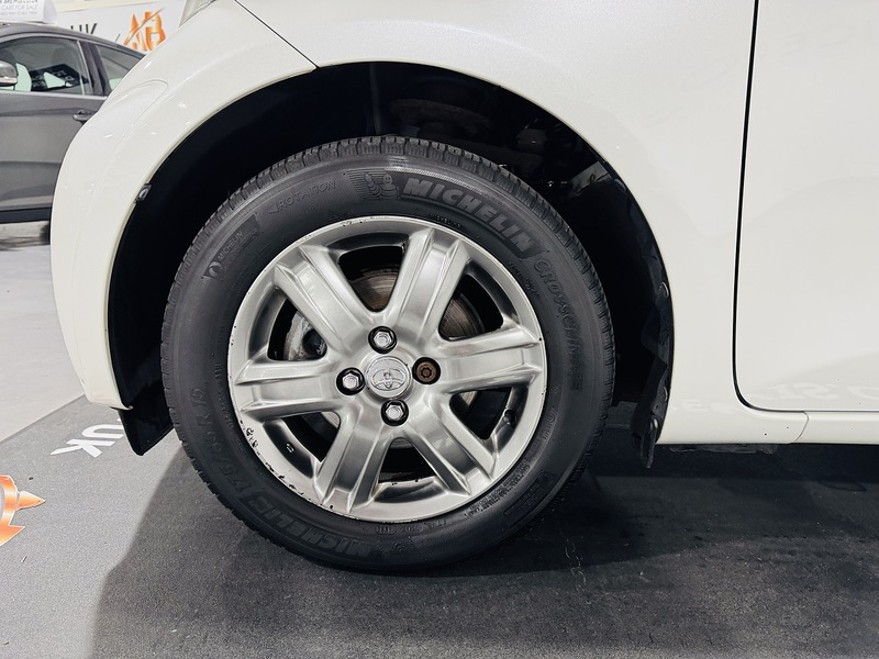 Toyota 1.0 VVT-i 2 Hatchback 3dr Petrol Manual Euro 5 (68 ps)