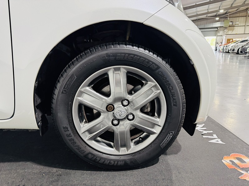 Toyota 1.0 VVT-i 2 Hatchback 3dr Petrol Manual Euro 5 (68 ps)