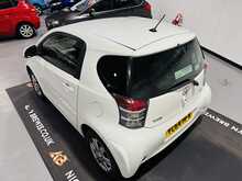 Toyota iQ VVT-i 2