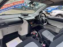 Toyota iQ VVT-i 2