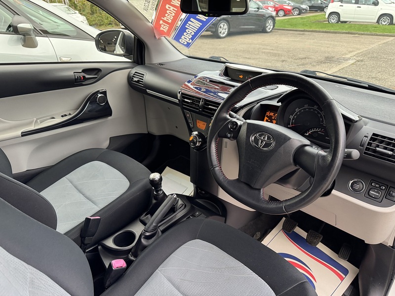 Toyota 1.0 VVT-i 2 Hatchback 3dr Petrol Manual Euro 5 (68 ps)