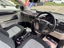 Toyota iQ VVT-i 2