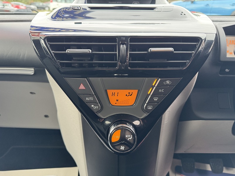 Toyota 1.0 VVT-i 2 Hatchback 3dr Petrol Manual Euro 5 (68 ps)