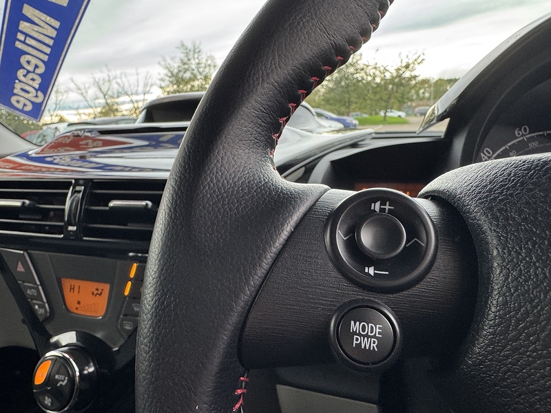 Toyota 1.0 VVT-i 2 Hatchback 3dr Petrol Manual Euro 5 (68 ps)