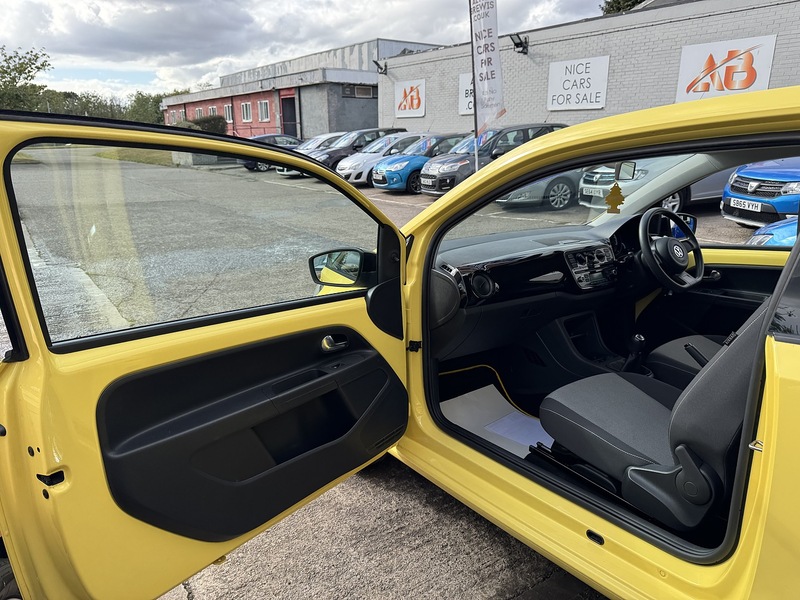 Volkswagen 1.0 Look up! Hatchback 3dr Petrol Manual Euro 6 (60 ps)