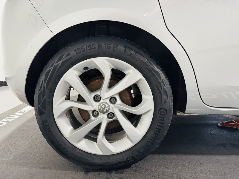 Vauxhall 1.4i SRi Nav Hatchback 5dr Petrol Manual Euro 6 (s/s) (90 ps)