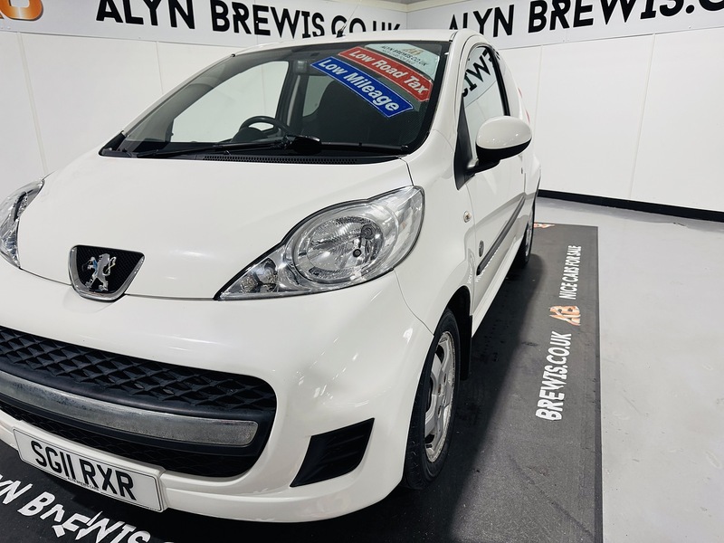 Peugeot 1.0 12V Envy Hatchback 3dr Petrol Manual Euro 5 (68 ps)