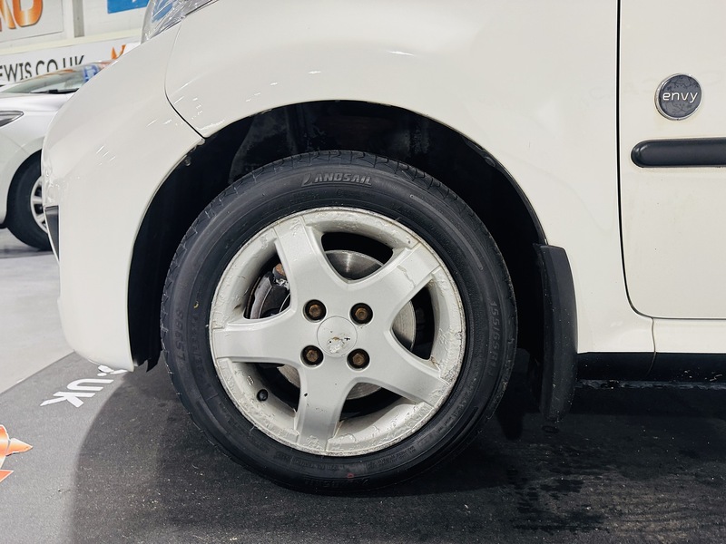 Peugeot 1.0 12V Envy Hatchback 3dr Petrol Manual Euro 5 (68 ps)