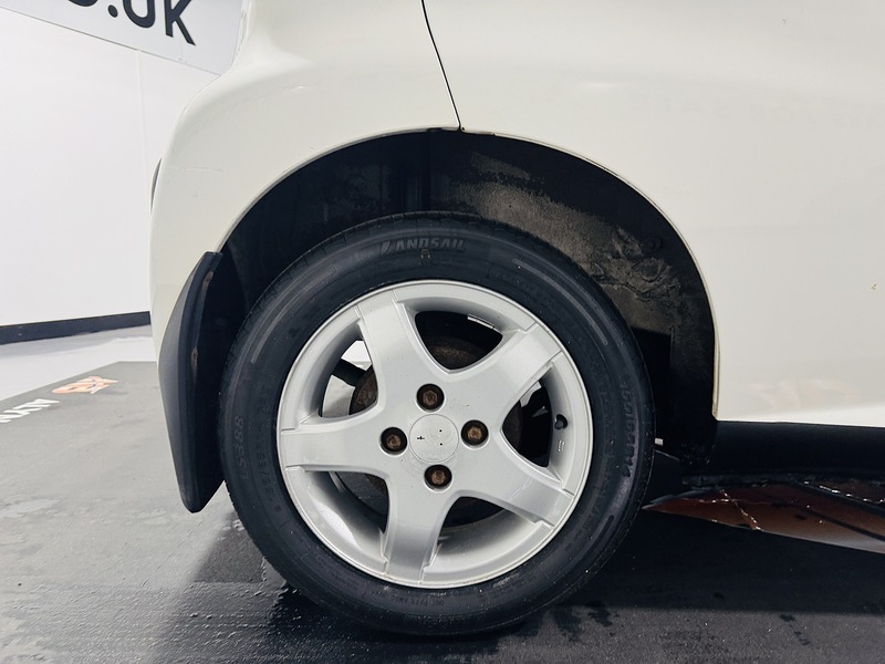 Peugeot 1.0 12V Envy Hatchback 3dr Petrol Manual Euro 5 (68 ps)