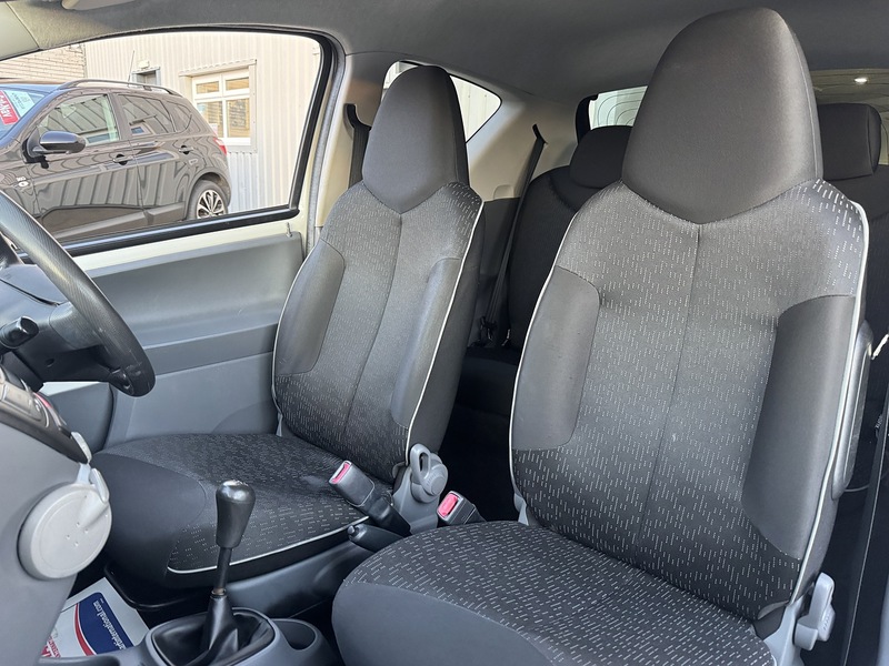 Peugeot 1.0 12V Envy Hatchback 3dr Petrol Manual Euro 5 (68 ps)