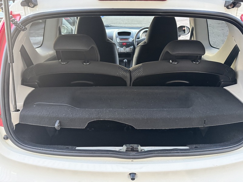 Peugeot 1.0 12V Envy Hatchback 3dr Petrol Manual Euro 5 (68 ps)