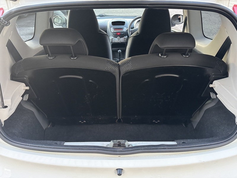 Peugeot 1.0 12V Envy Hatchback 3dr Petrol Manual Euro 5 (68 ps)