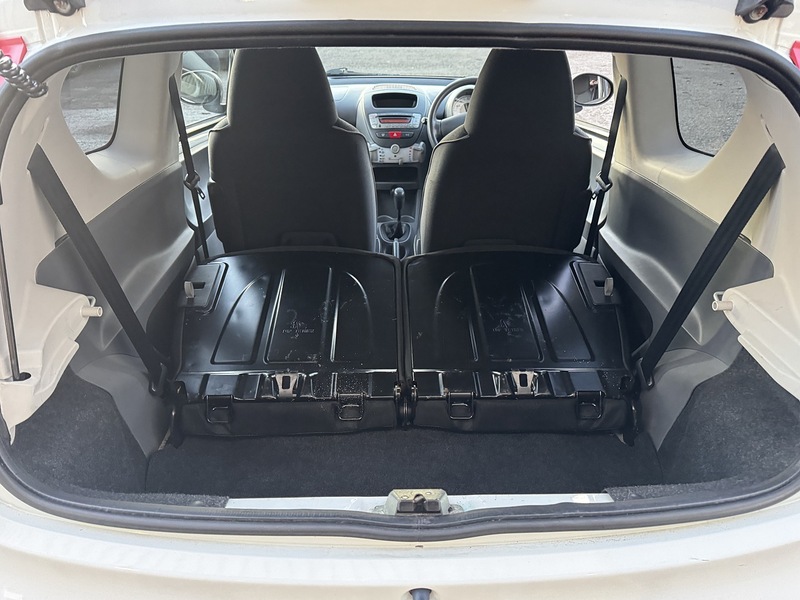 Peugeot 1.0 12V Envy Hatchback 3dr Petrol Manual Euro 5 (68 ps)