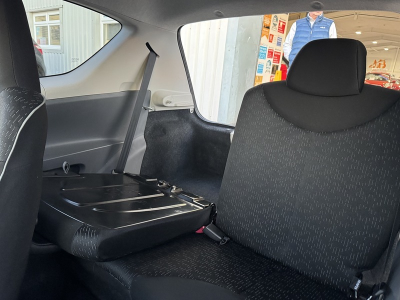 Peugeot 1.0 12V Envy Hatchback 3dr Petrol Manual Euro 5 (68 ps)