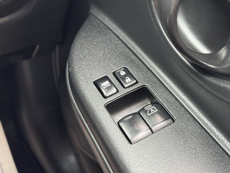 Nissan 1.2 Visia Hatchback 5dr Petrol Manual Euro 5 (80 ps)