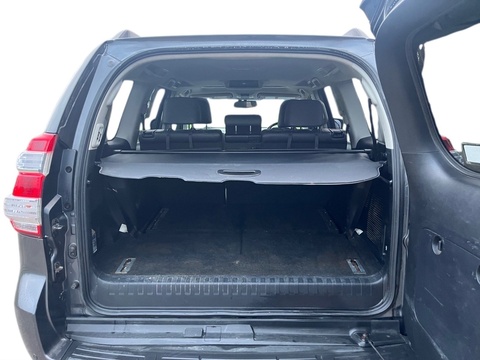 3.0 D-4D Invincible SUV 5dr Diesel Auto 4WD Euro 5 (7 Seats) (190 ps)