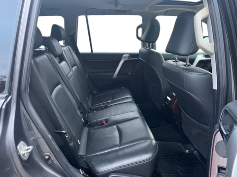 3.0 D-4D Invincible SUV 5dr Diesel Auto 4WD Euro 5 (7 Seats) (190 ps)