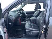 Toyota Land Cruiser D-4D Invincible (AUTO)