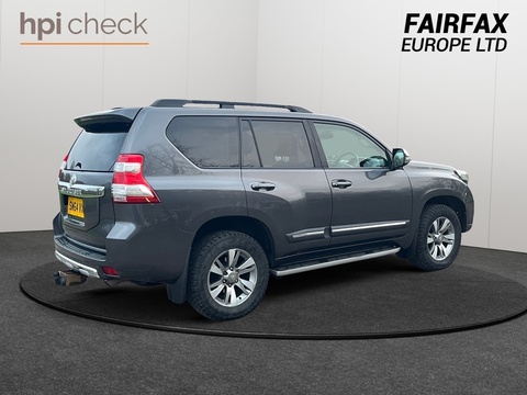 3.0 D-4D Invincible SUV 5dr Diesel Auto 4WD Euro 5 (7 Seats) (190 ps)