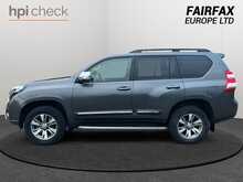 Toyota Land Cruiser D-4D Invincible (AUTO)