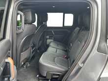 Land Rover Defender 130 P400 MHEV X