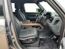 Land Rover Defender 130 P400 MHEV X