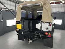 Land Rover Defender 110 Pick Up 