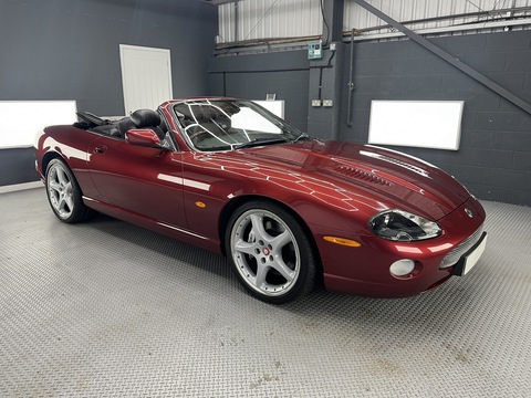 4.2 Supercharged Convertible 2dr Petrol Automatic (304 g/km, 400 bhp)