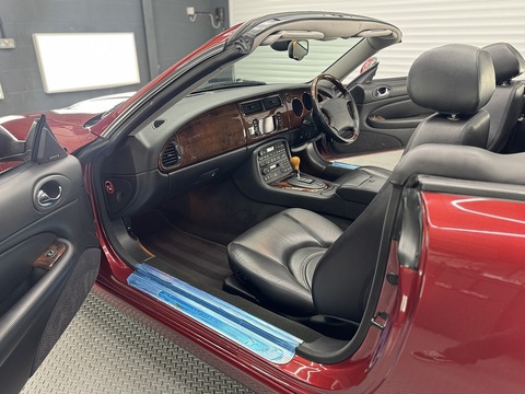 4.2 Supercharged Convertible 2dr Petrol Automatic (304 g/km, 400 bhp)