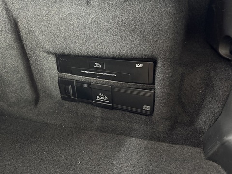 4.2 Supercharged Convertible 2dr Petrol Automatic (304 g/km, 400 bhp)