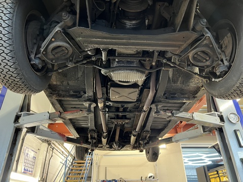 V8 2.5 4dr Saloon Automatic Petrol