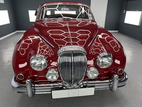 V8 2.5 4dr Saloon Automatic Petrol
