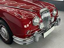 Daimler 250 V8 