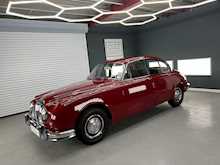 Daimler 250 V8 
