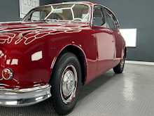 Daimler 250 V8 