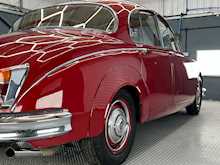Daimler 250 V8 