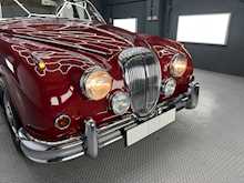 Daimler 250 V8 