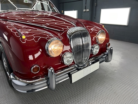 V8 2.5 4dr Saloon Automatic Petrol