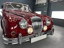 Daimler 250 V8 