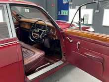 Daimler 250 V8 